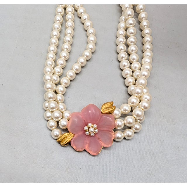 Pink Vintage 1980s Signed Napier 3-Strand Beaded Faux-Pearl Pink Flower Necklace For Sale - Image 8 of 8