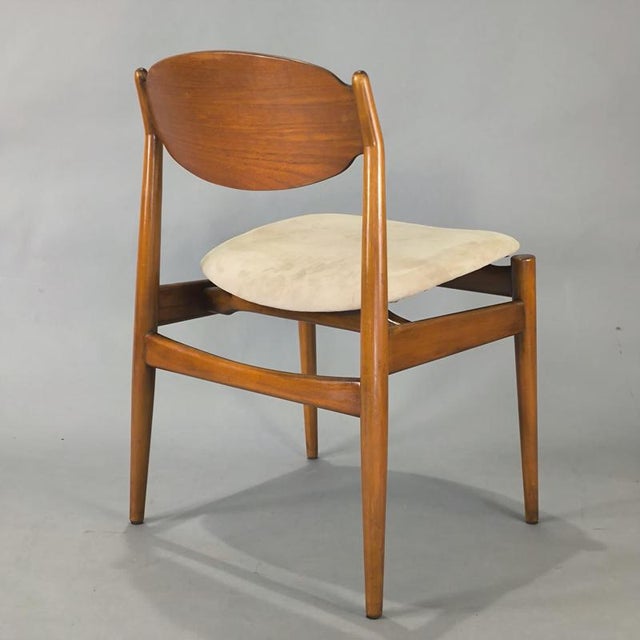 Elegant set of wooden chairs designed by Leonardo Fiori for Isa Bergamo, Italian design from the 1950s. Teak wood frame...