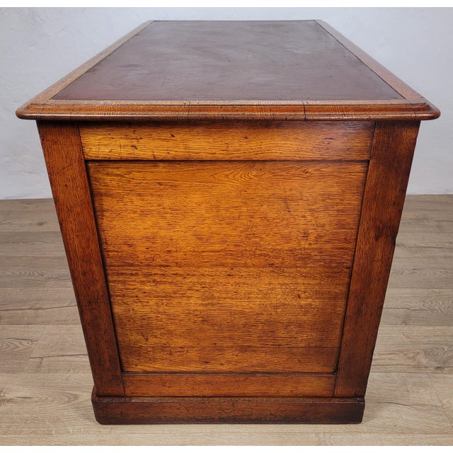 Victorian Writing Desk in Oak and Leather, 1890 For Sale - Image 17 of 18
