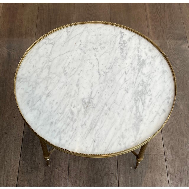 1940s Neoclassical style round brass coffee table with marble top Attributed to Maison Jansen For Sale - Image 6 of 12