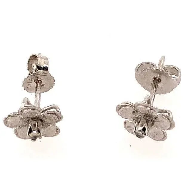 2010s 14 Karat White Gold Flower Stud Earrings With Round Diamond For Sale - Image 5 of 10