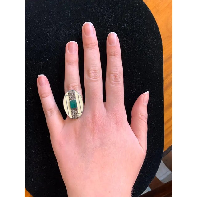 Gemstone 1990s Emerald, Diamond and White Enamel Cocktail Ring, Size 7.25 For Sale - Image 7 of 8