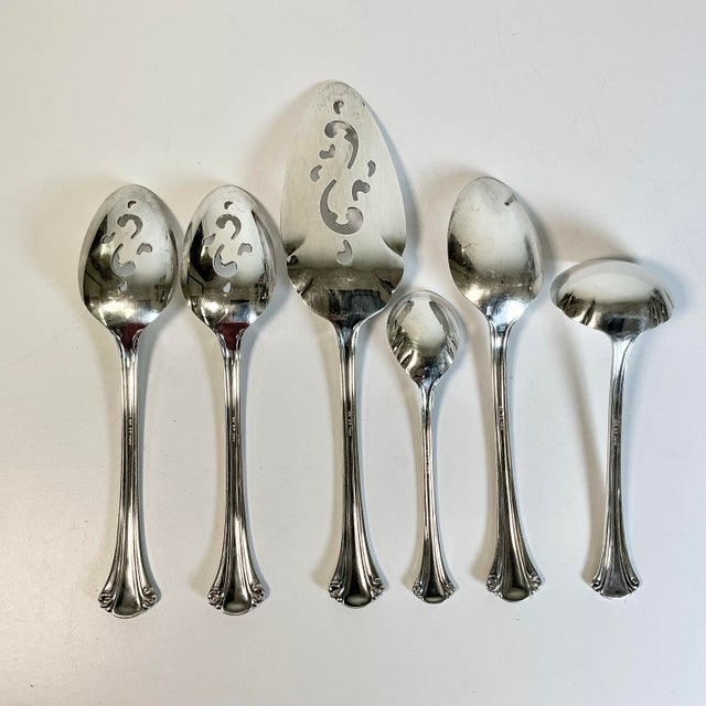 1970s Vintage Traditional Hollywood Regency Silver Plate Flatware - Set of 71 For Sale - Image 17 of 18