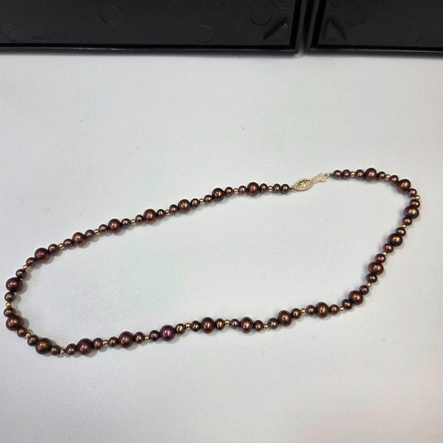 Late 20th Century Vintage 14k Gold Chocolate Brown Freshwater Pearl Set Necklace Bracelet & Stud Earrings in Wood Box For Sale - Image 5 of 7