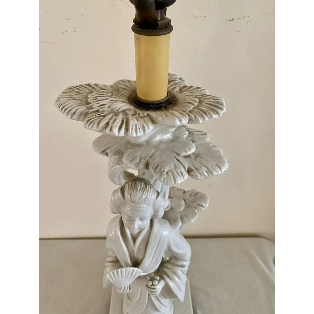 Chinoiserie Vintage 1960s Italian Blanc De Chine Geisha Lotus Lamp For Sale - Image 3 of 11