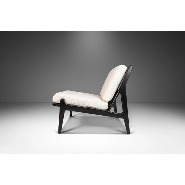 Selig Set of 2 Ebonized Lounge Chairs in Bouclé by Ib Kofod Larsen for Selig, Denmark, Century 1950's For Sale - Image 4 of 13