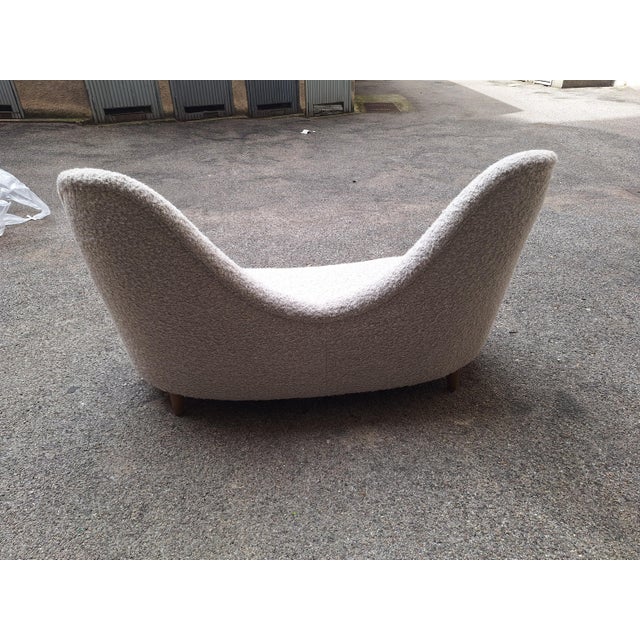 2-Seater Sofa with Double-Humped Backrest in White Teddy Bear Bouclé by Gio Ponti, 1990s For Sale - Image 14 of 15