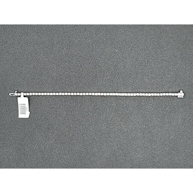 White 2.87 Ct Diamond Tennis Bracelet For Sale - Image 8 of 8