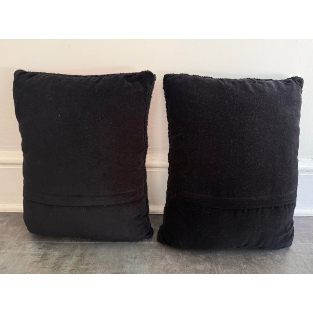Late 20th Century Vintage Hooked Wool Presidential Pillows, a Pair For Sale - Image 5 of 7
