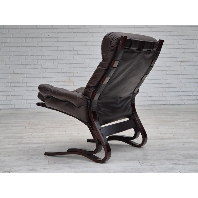 Mid-Century Modern Vintage Scandinavian Lounge Chair in Leather and Bentwood, 1970s For Sale - Image 3 of 18