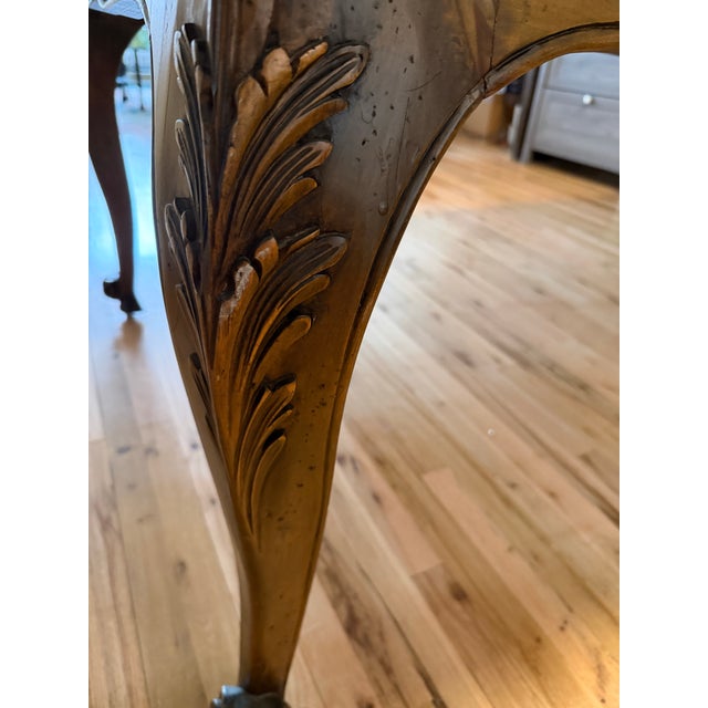 Vintage Reproduction Louis XV Dining Table With Two Draw Leaves - Trouvailles Inc. For Sale - Image 11 of 12
