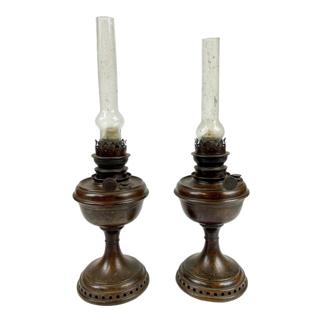 1902 Pair of Hinks Coronation Oil Lamps For Sale