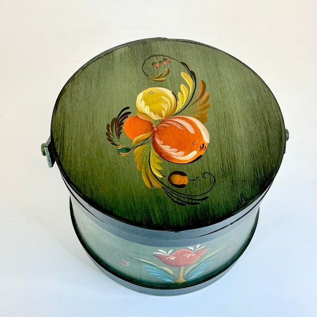 1950s Vintage Gustavian Rustic European Farmhouse Tole Hand Painted Wooden Sap Bucket For Sale - Image 11 of 14