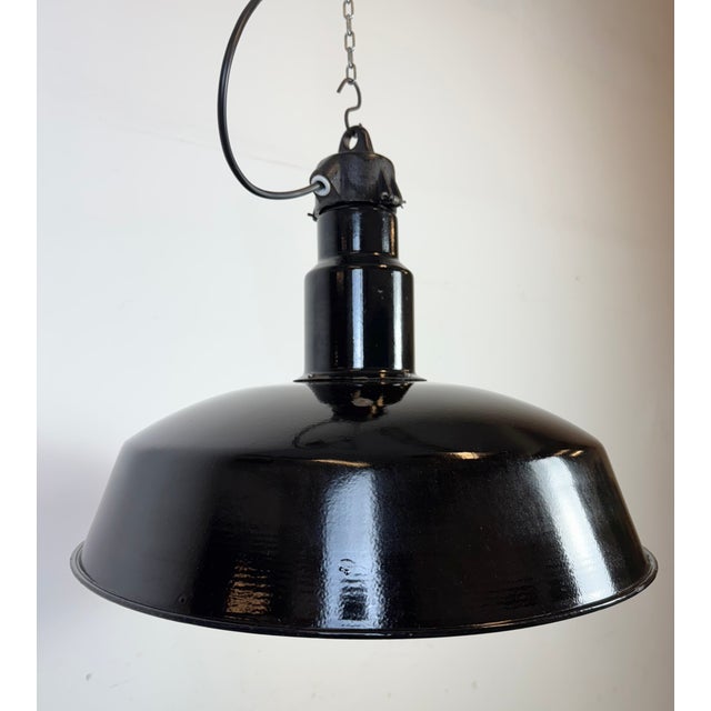 Large Industrial Black Enamel Factory Lamp with Cast Iron Top from Elektrosvit, 1950s For Sale - Image 6 of 18