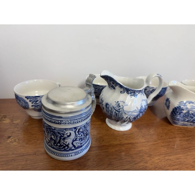 1970s 1970s Liberty Blue Betsy Ross Tea Set Cups Creamers Sugar Bowl England Lot 9 Pcs For Sale - Image 5 of 15