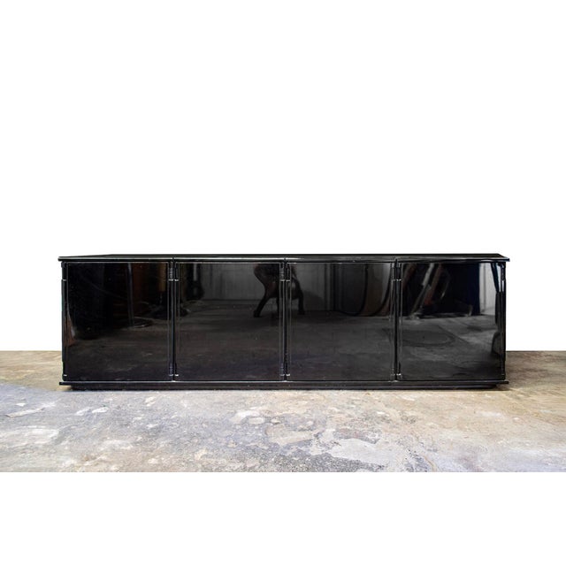 1970s Italian Larco Sideboard in Black Lacquered Wood by Gianfranco Frattini for Molteni, 1970s For Sale - Image 5 of 5