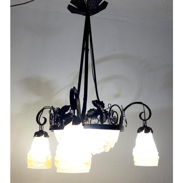French Art Deco Wrought Iron Degue-Ros Pate de Verre Chandelier, 1930s For Sale - Image 13 of 15