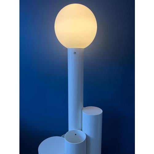 The Close Encounter floor lamp by Kerst Koopman is an iconic piece of Dutch postmodern Space-Age design from the 1980s and...