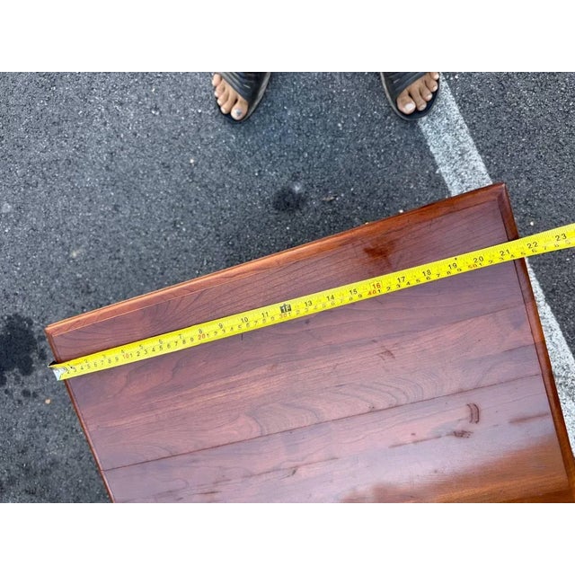 Late 20th Century Vintage Pensylvania House Traditional 2 Tier Side Table For Sale - Image 5 of 16