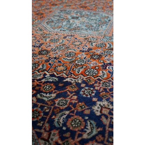 Vintage Oriental Rug in Wool For Sale - Image 3 of 8