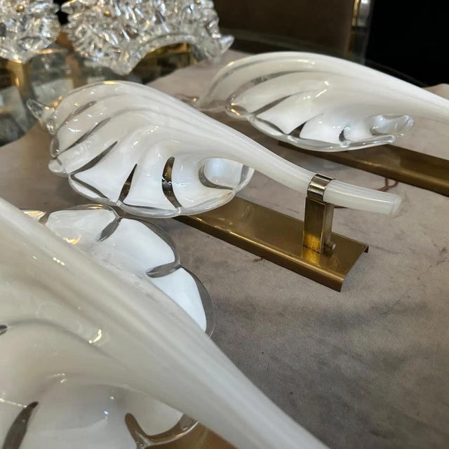 A 1970s Mid-Century Modern White Murano Glass Leaf Wall Sconce by Franco Luce For Sale - Image 6 of 12