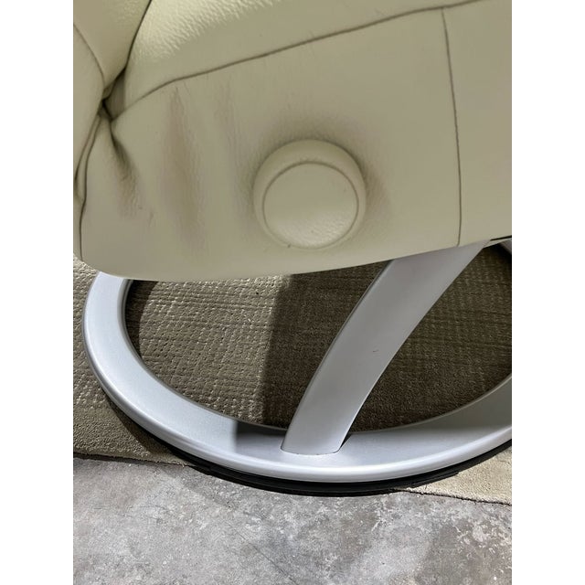 Animal Skin 1970s Lafer Kiri Recliner. White Leather For Sale - Image 7 of 14