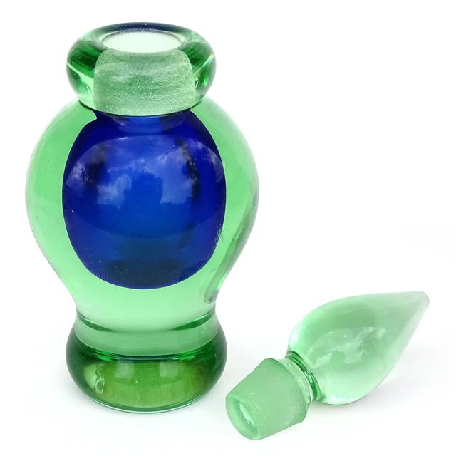 Mid-Century Modern Seguso Murano Vintage Sommerso Blue Green Italian Art Glass Perfume Bottle With Original Label For Sale - Image 3 of 5