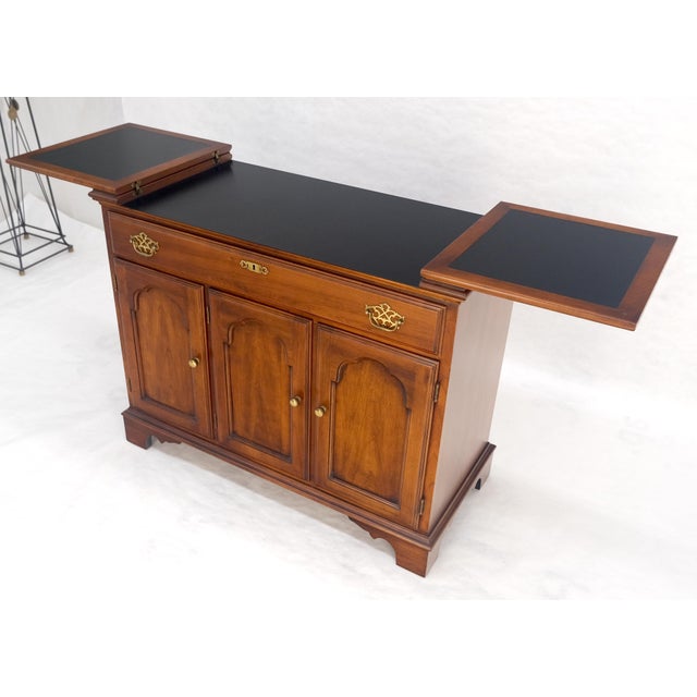 Wood Flip Top Banded One Drawer Raised Panel Cherry 3 Door Liquor Cabinet Server MINT For Sale - Image 7 of 18