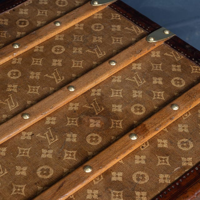 Brown Antique 19th Century Louis Vuitton Courier Trunk in Woven Canvas, France, 1896 For Sale - Image 8 of 18