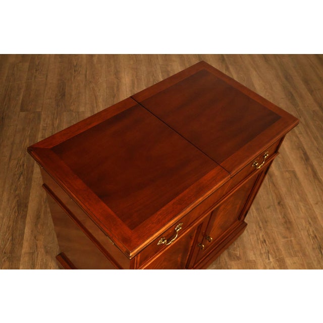 Stickley Traditional Mahogany Flip-Top Server Cabinet For Sale - Image 14 of 18