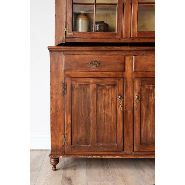 Antique American Stepback Cupboard With Wavy Glass | 1800s Pine Two-Piece Hutch With Original Painted Interior For Sale In New York - Image 6 of 7