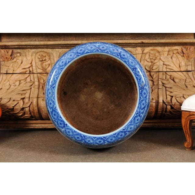 Late 19th Century Asian Porcelain Cachepot with Floating Cartouches Décor For Sale - Image 4 of 13