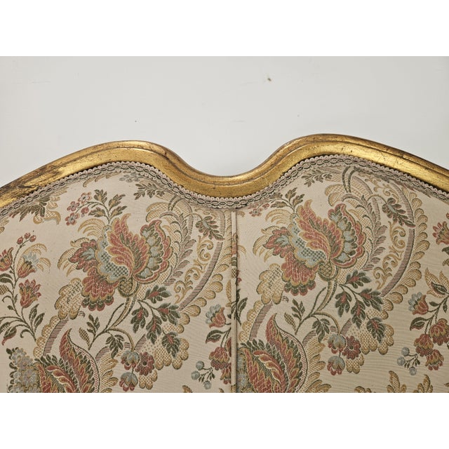 Wood 20th Century Italian Baroque Style Sofa in Carved and Gilded Wood For Sale - Image 7 of 18