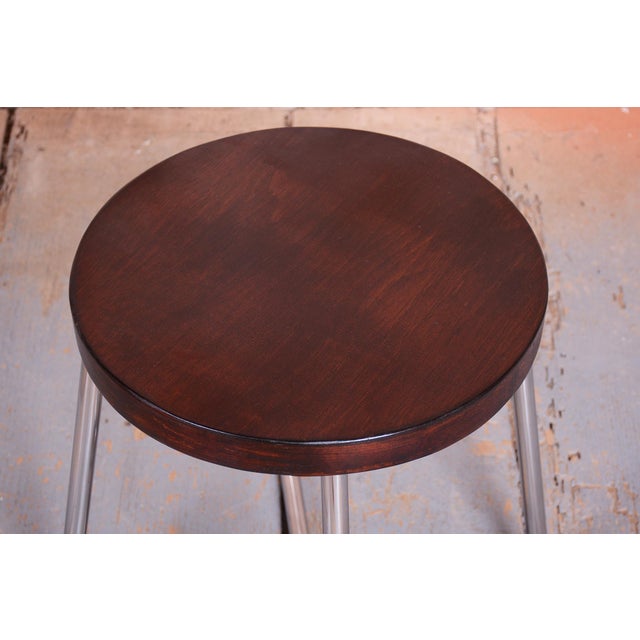 1930s Bauhaus Czech Chrome and Beech Stools from Mücke Melder, 1930s, Set of 2 For Sale - Image 5 of 11