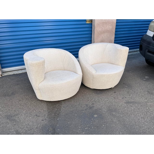 Mid-Century Modern Vintage Vladimir Kagan Nautilus Swivel Lounge Chairs Boucle Fabric - Pair For Sale - Image 3 of 16