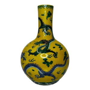Early 20th Century Chinese Qing Porcelain Glazed Dragons Yellow Ground Tianqiuping Vase Yongzheng Se