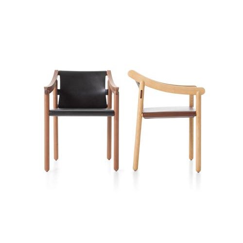 905 Armchair in Wood and Cowhide by Vico Magistretti for Cassina, Italy For Sale - Image 13 of 14