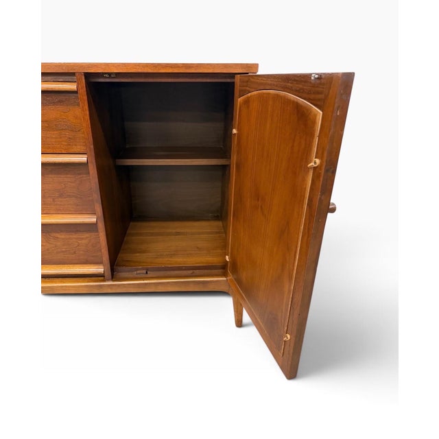 Mid-Century Modern Lane Rhythm Walnut Sideboard - Refinished! For Sale - Image 9 of 12