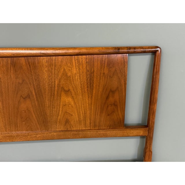 Mid-Century Modern Refinished Walnut Queen or Full Headboard by Robsjohn Gibbings for Widdicomb For Sale - Image 3 of 6