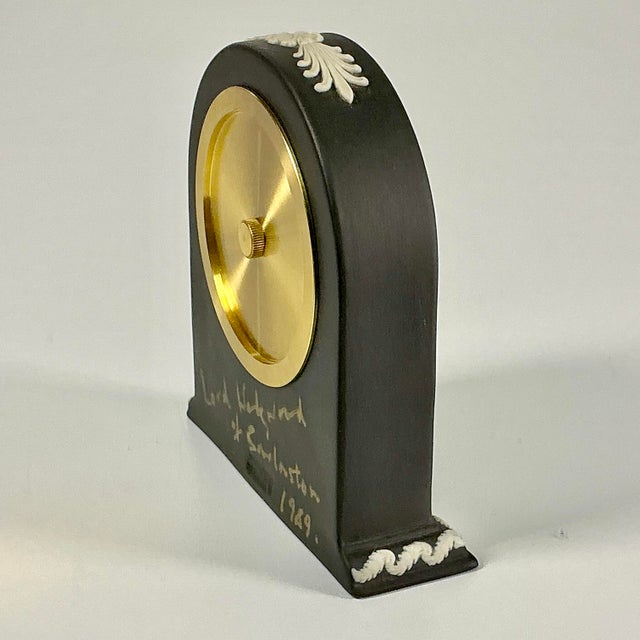 1989 Vintage English Neoclassical Chippendale Wedgwood Black Jasperware Desk Clock, Lord Wedgwood Signed For Sale - Image 10 of 16
