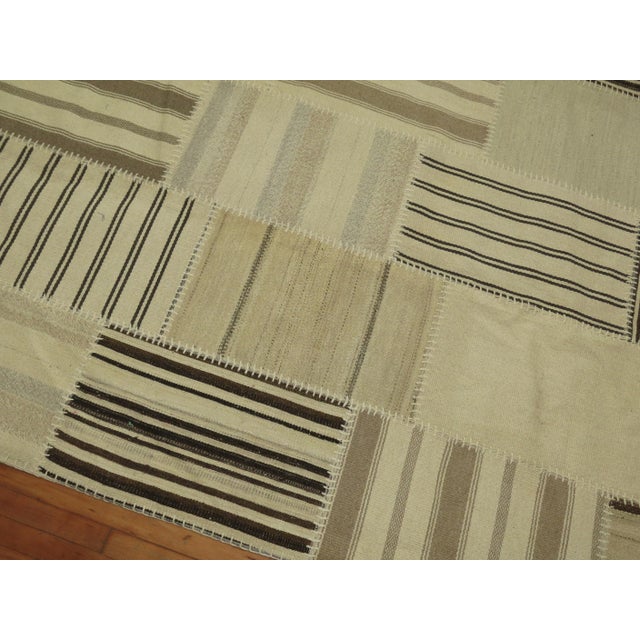 Late 20th Century Large Room Size Modern Turkish Kilim - 10'7" x 14'4" For Sale In New York - Image 6 of 18