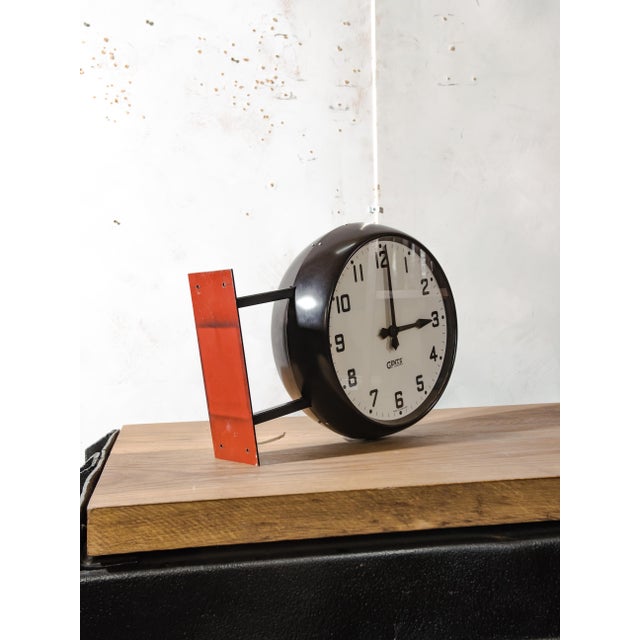 Double-Sided Bakelite Slave Clock with Wall Bracket from Gents of Leicester, England, 1940s For Sale - Image 4 of 13