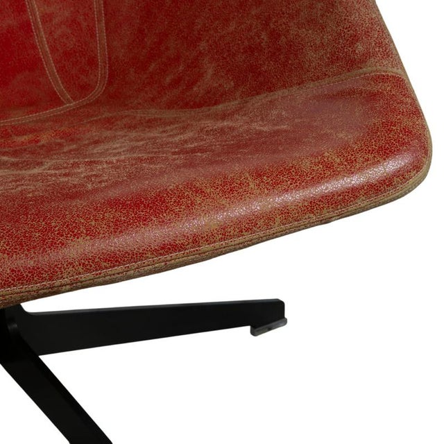 Animal Skin Set of Take a Line for a Walk 389 Lounge Chair and Ottoman in Red Leather by Alfredo Häberli for Moroso For Sale - Image 7 of 17