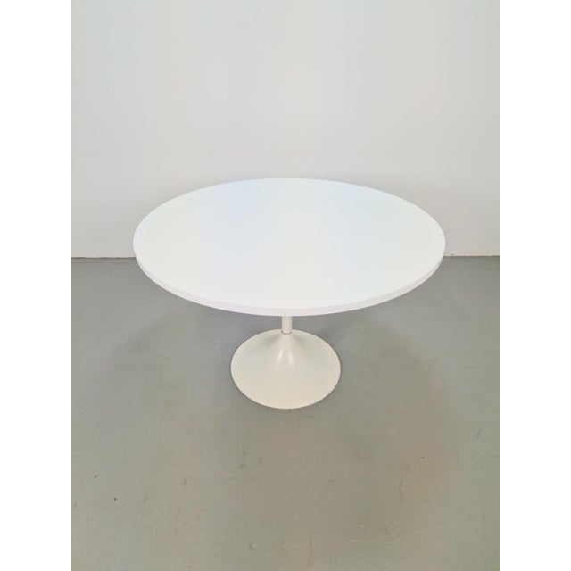 Vintage Tulip Chairs and Dining Table in the style of Eero Saarinen, 1970s, Set of 5 For Sale - Image 3 of 17