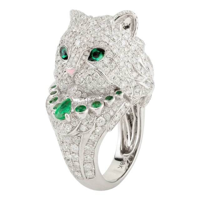 Luxury 18k Gold Cluster Diamond Emerald Cat Ring Size 7 For Sale