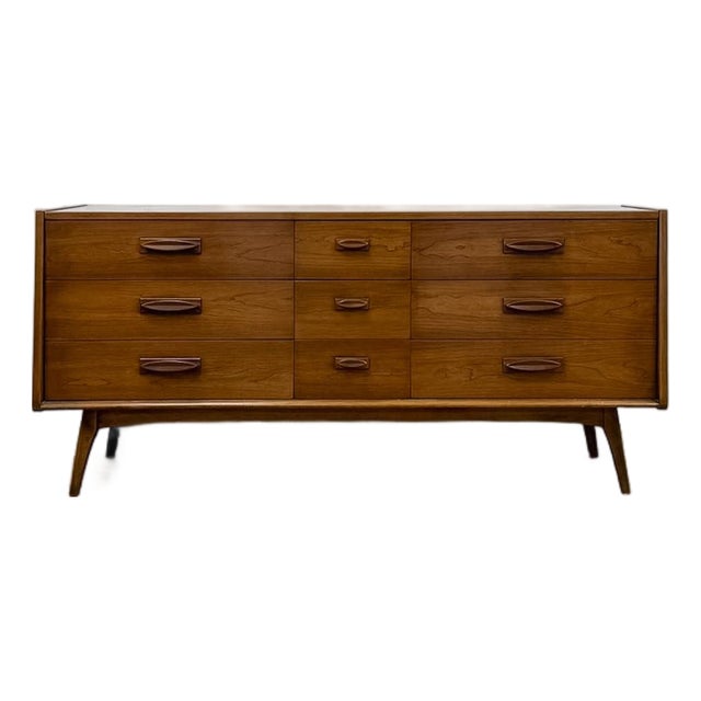 Vintage United MCM Nine Drawer Lowboy Dresser Collectible Mid Century Walnut For Sale