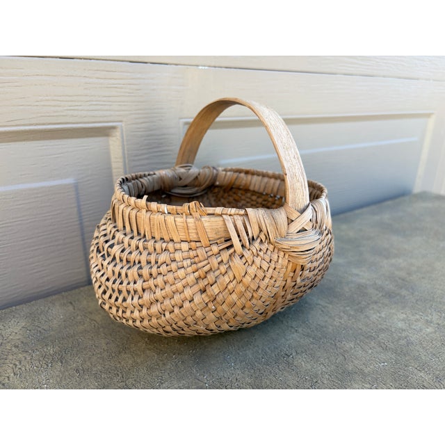 Late 19th Century American Oak Splint Basket With Bentwood Handle For Sale - Image 4 of 10