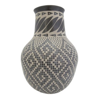 Mata Ortiz Martha Martinez d'Guiz Geometric Maze Pottery Vase For Sale