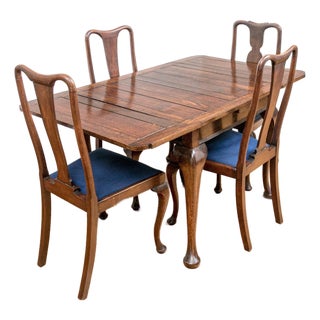 Antique Small Queen Anne Style Extendable Dining Set—Five Pieces For Sale