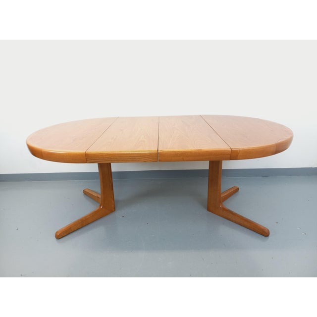 Vintage Round Scandinavian-Style Dining Table in Light Elm with Extensions, 1960s For Sale - Image 14 of 18